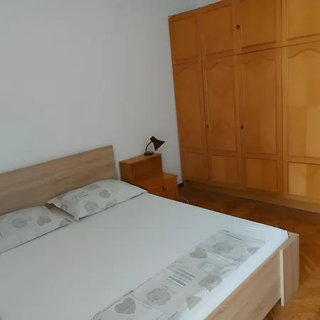 Spacious 2-bedroom Сплит