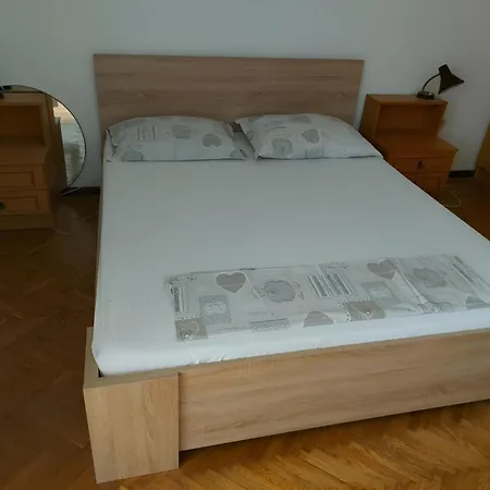 アパート Spacious 2-bedroom スプリト
